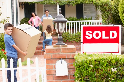 Reliable packing materials and secure transport in Shoreditch